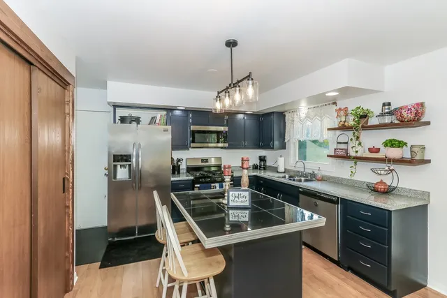 $364,900 | 520 North Lyle Avenue, Elgin, IL 60123