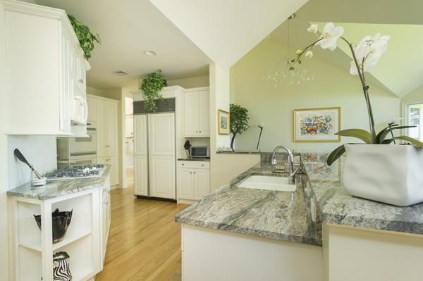 88 Huntington Road Newton, MA 02458 - Photo 8 of 22 Gallery Image 8