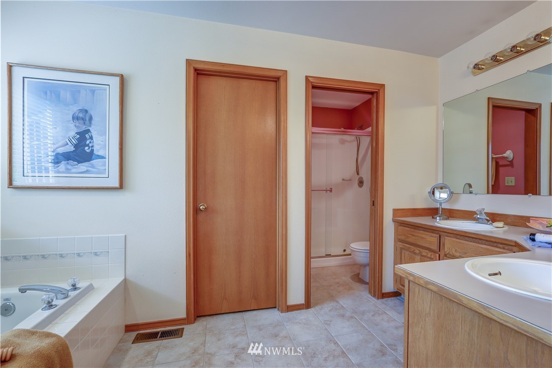 20105 Bue Rund Loop Northeast Poulsbo, WA 98370 - Photo 22 of 25 Gallery Image 22