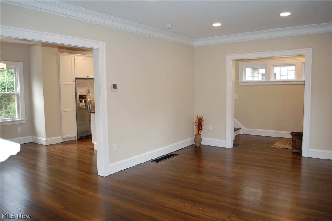 3034 Somerton Road Cleveland, OH 44118 - Photo 4 of 35