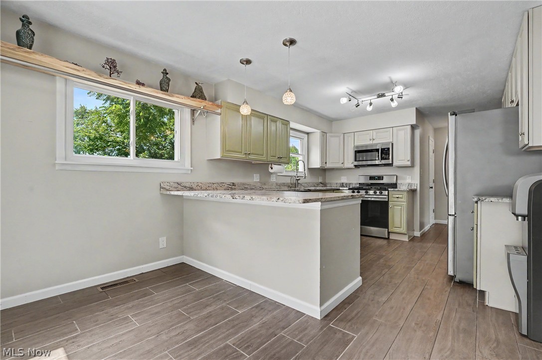 952 Ravenna Road Kent, OH 44240 - Photo 7 of 37 Kitchen offering plenty of space.