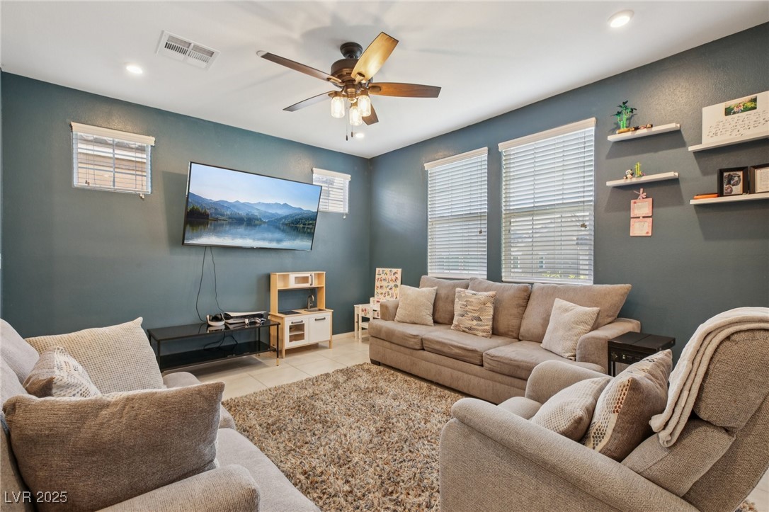 669 Tiarella Lane Henderson, NV 89015 - Photo 4 of 28