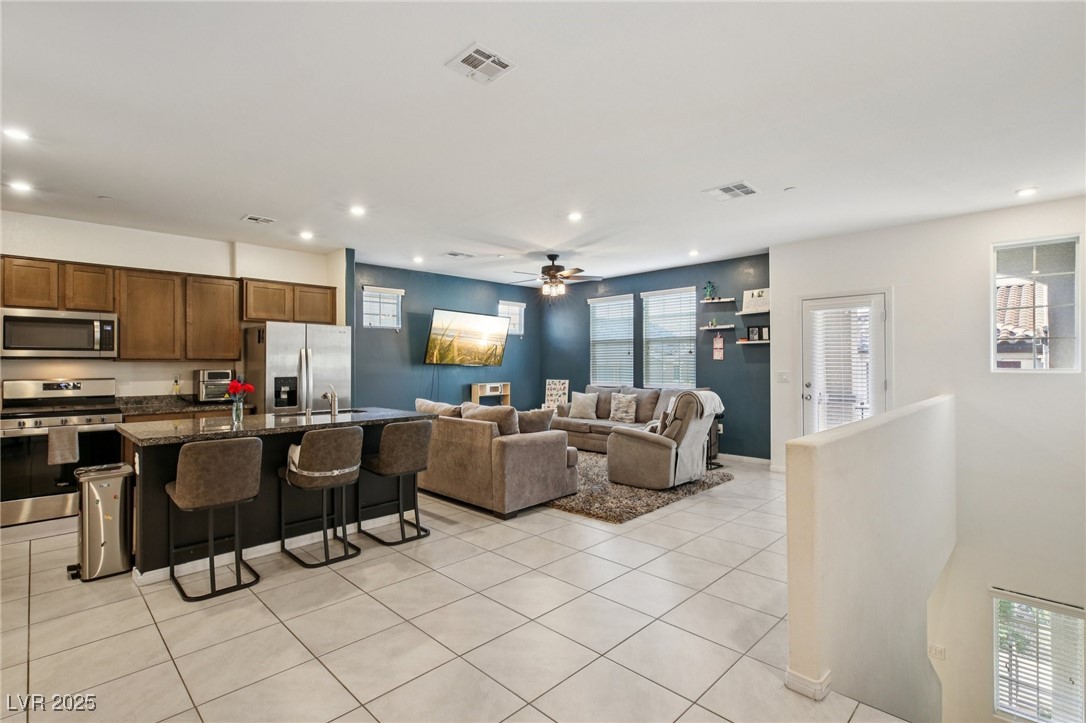 669 Tiarella Lane Henderson, NV 89015 - Photo 8 of 28