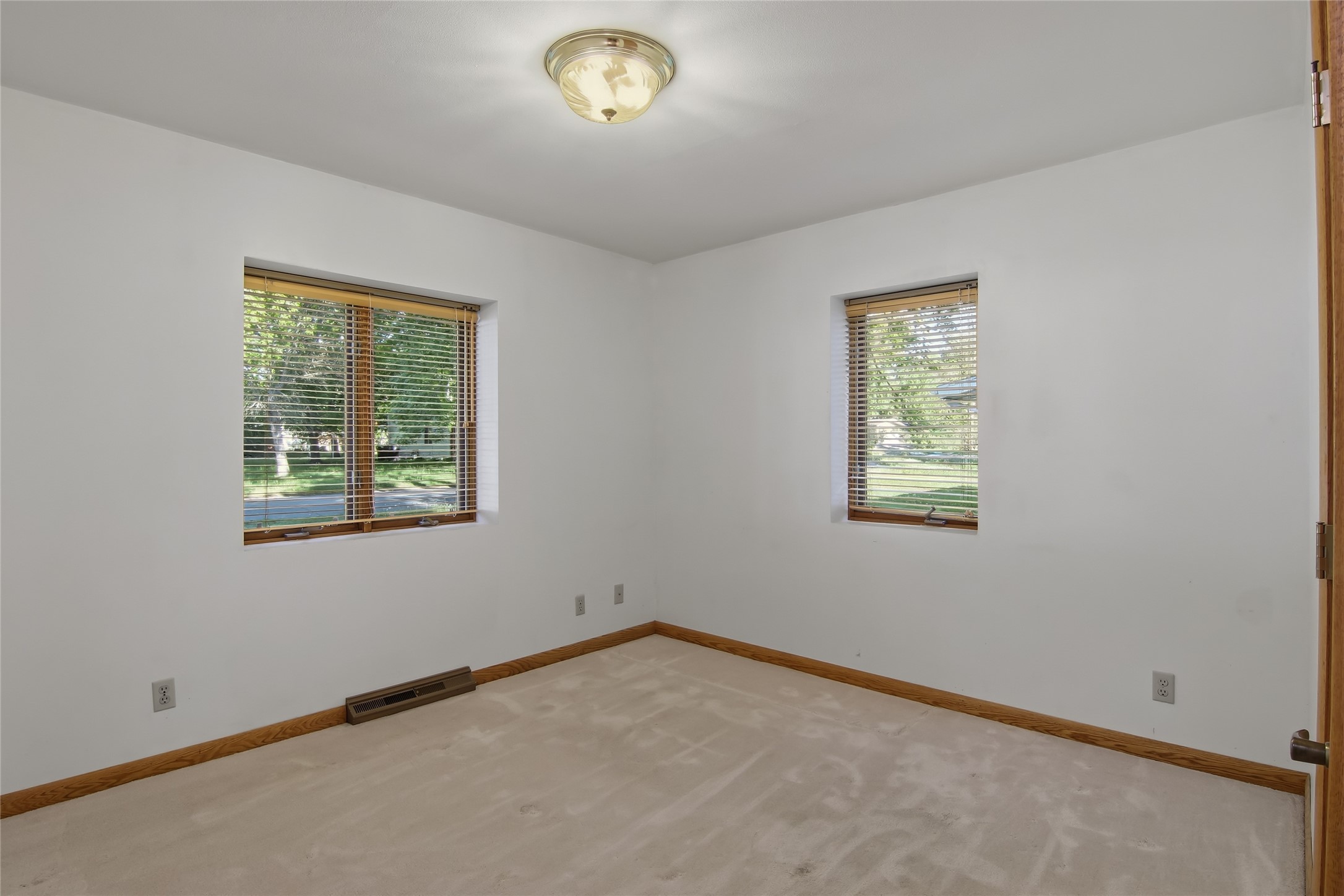 1608 Mathews Street Menomonie, WI 54751 - Photo 31 of 40