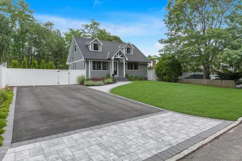 $800,000 | 31 Apple Lane, Commack, NY 11725