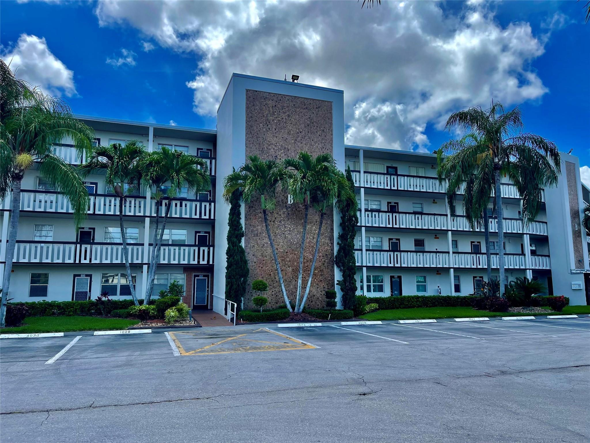 4030 Hythe B, Unit 4030 Boca Raton, FL 33434 - Photo 9 of 24 Photo 9