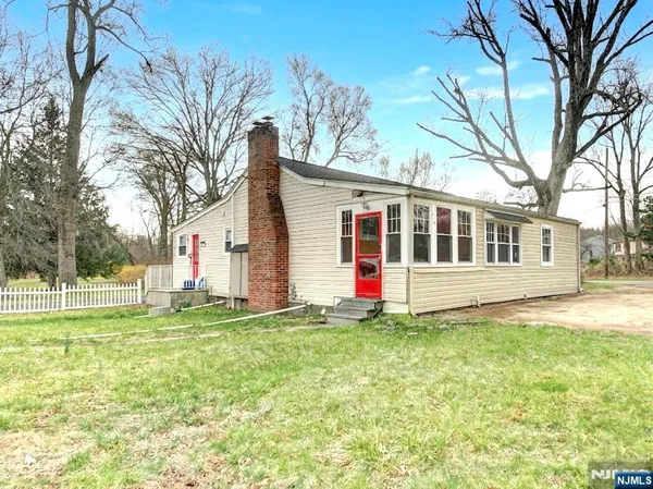 $299,999 | 310 Boulevard Drive, Wayne, NJ 07470