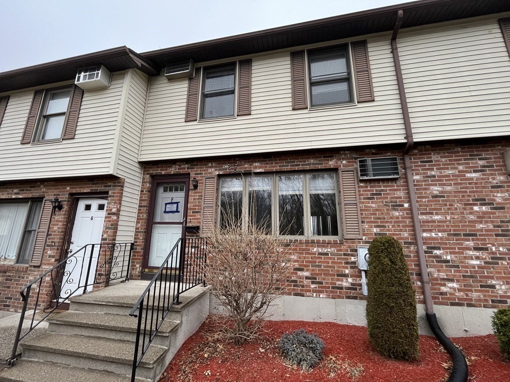 340 Dale Street, Unit F Chicopee, MA 01013 - Photo 2 of 17