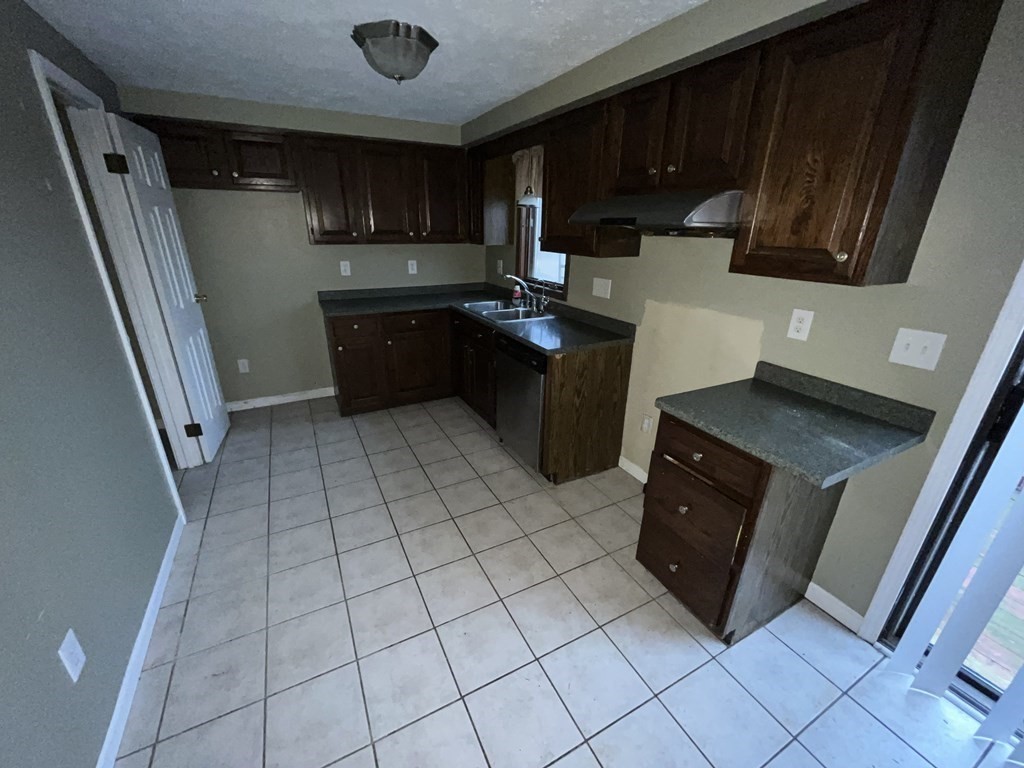 340 Dale Street, Unit F Chicopee, MA 01013 - Photo 8 of 17