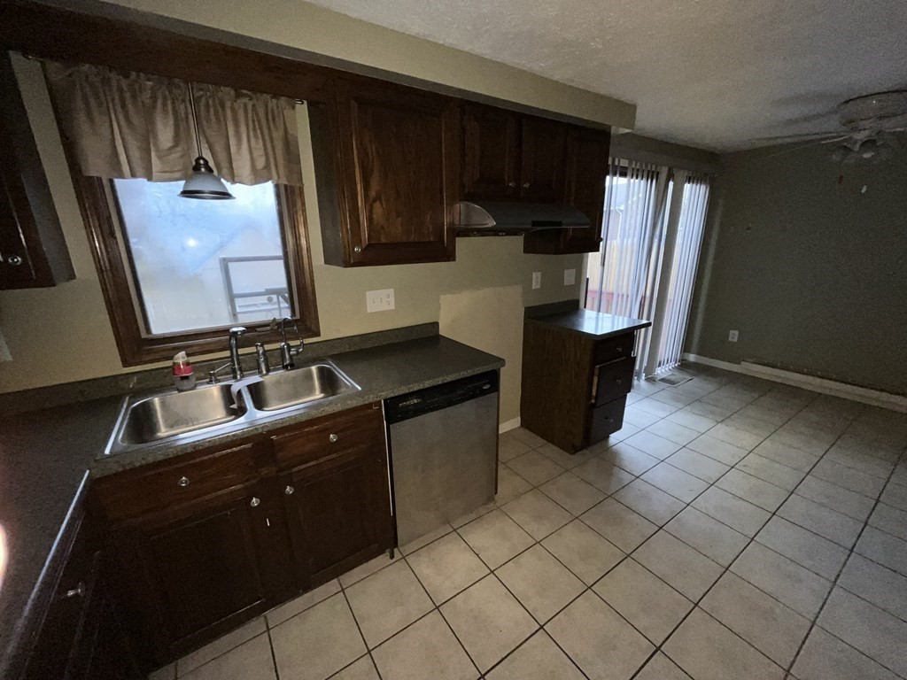 340 Dale Street, Unit F Chicopee, MA 01013 - Photo 9 of 17