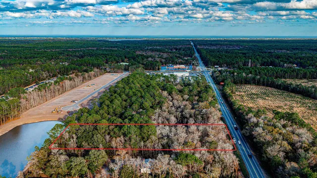 a view of entryway with outdoor space