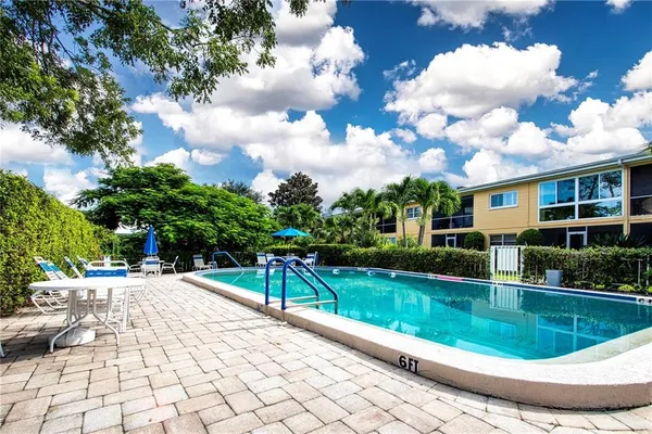$1,450 | 2155 Wood Street, Unit A6, Sarasota, FL 34237