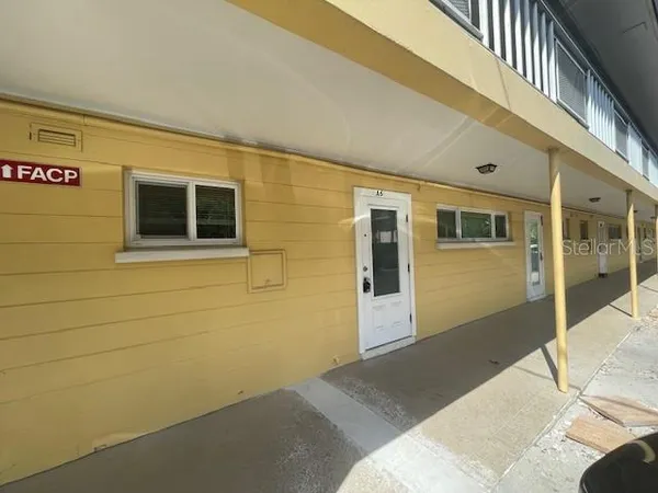 $1,450 | 2155 Wood Street, Unit A6, Sarasota, FL 34237