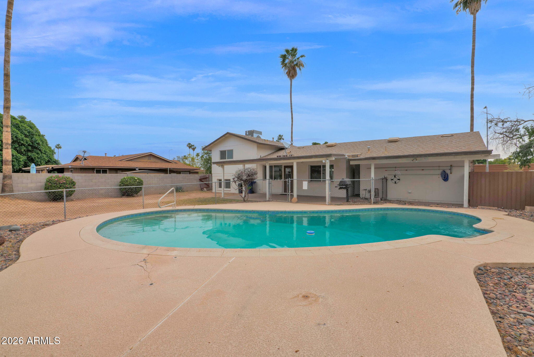 4810 South Elm Street Tempe, AZ 85282 - Photo 2 of 13 Sparkling Pool2