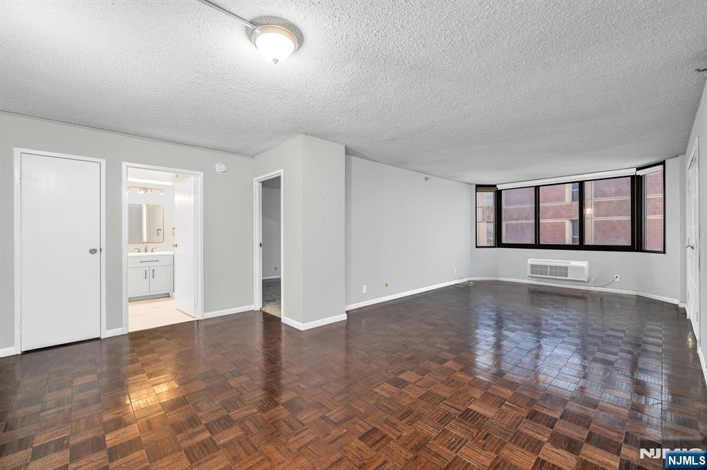 326 Prospect Avenue, Unit 8E Hackensack, NJ 07601 - Photo 14 of 20