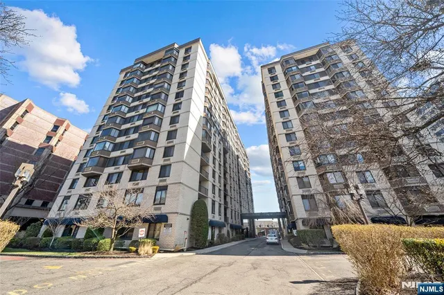 $360,000 | 326 Prospect Avenue, Unit 8E, Hackensack, NJ 07601