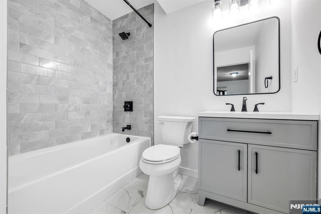 326 Prospect Avenue, Unit 8E Hackensack, NJ 07601 - Photo 10 of 20