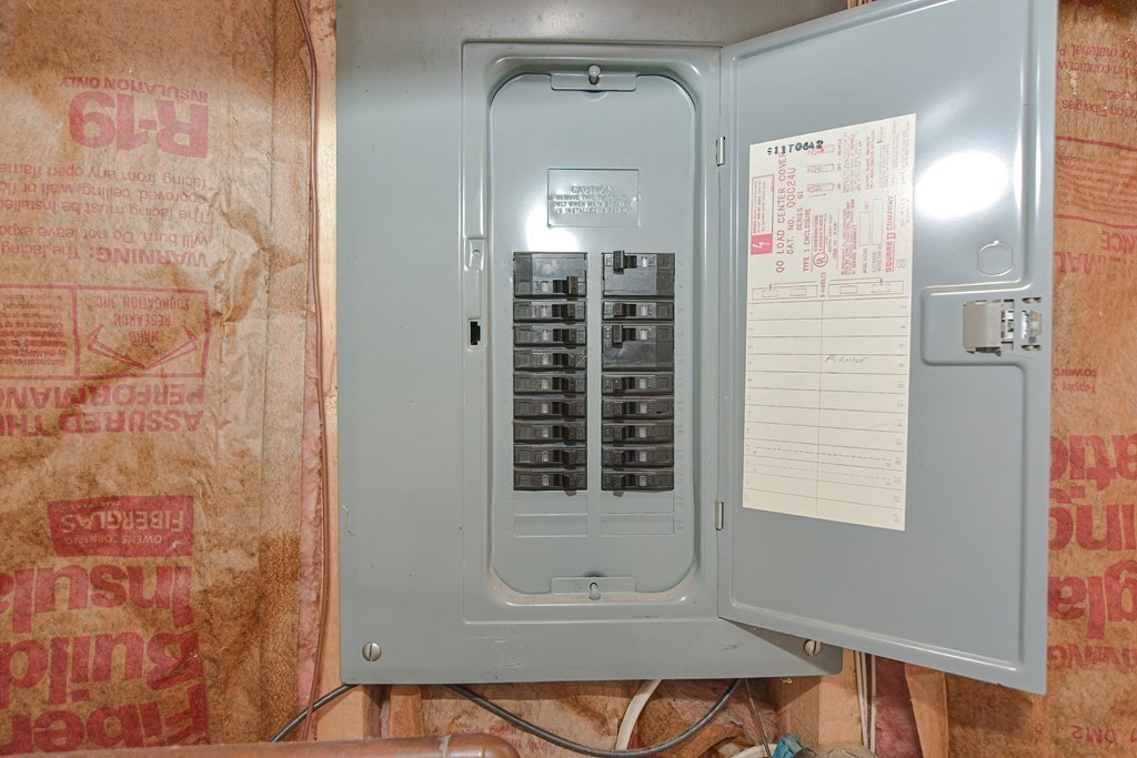 17 Nottingham Road, Unit 17 Grafton, MA 01519 - Photo 21 of 23 a view of front door with hallway