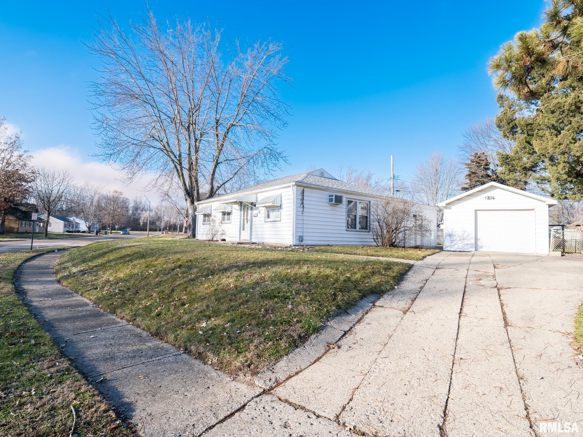 203 Kaskaskia Road Marquette Heights, IL 61554 - Photo 3 of 49 Gallery Image 3