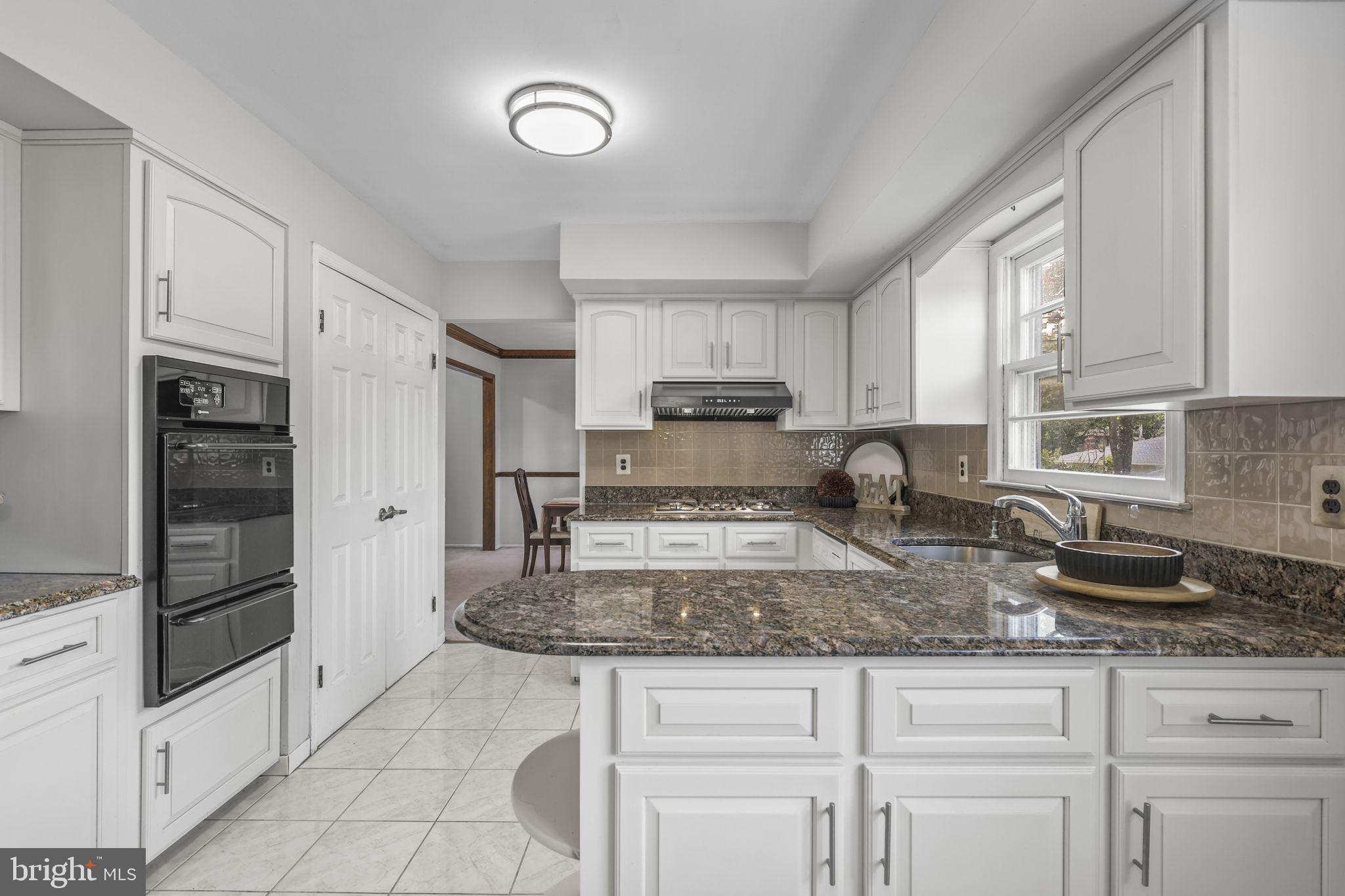 51 Wolfpack Road Hamilton, NJ 08619 - Photo 11 of 47