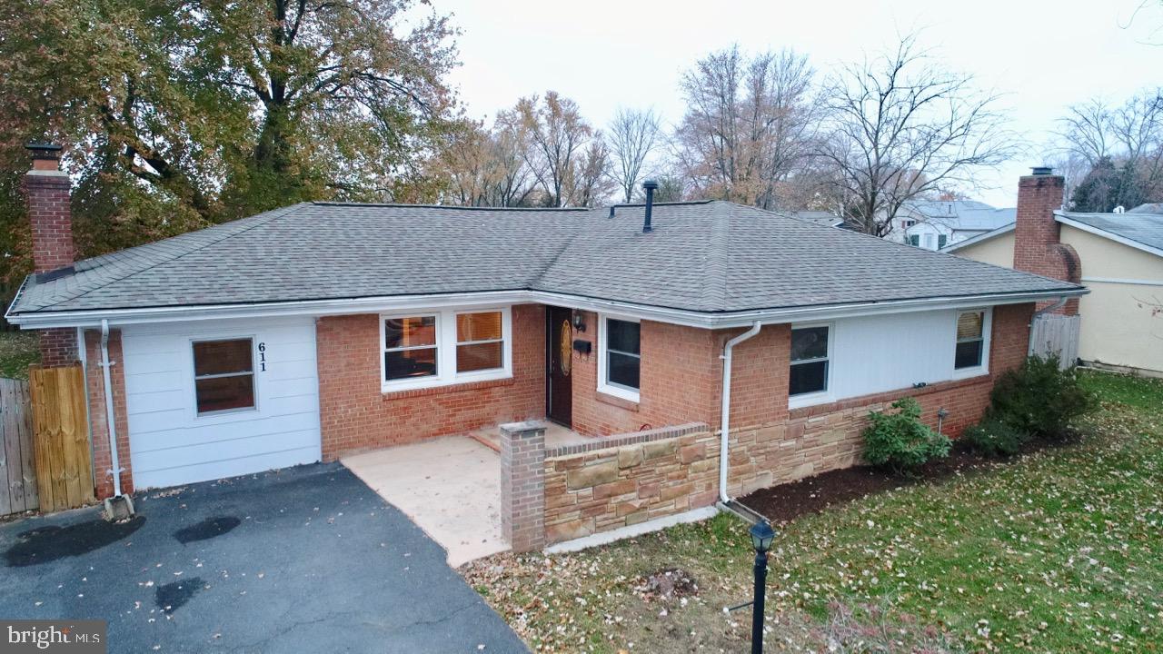 611 West Nettle Tree Road Sterling, VA 20164 - Photo 3 of 31 Gallery Image 3
