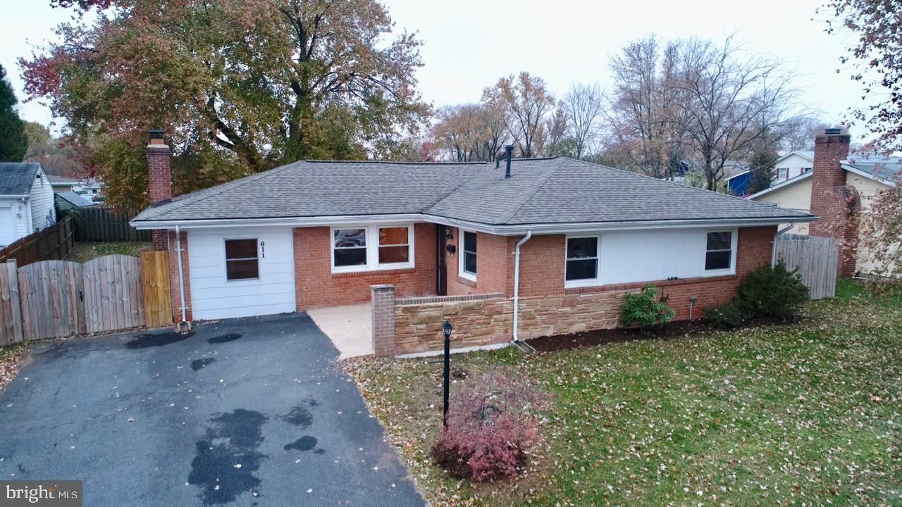 611 West Nettle Tree Road Sterling, VA 20164 - Photo 4 of 31 Gallery Image 4