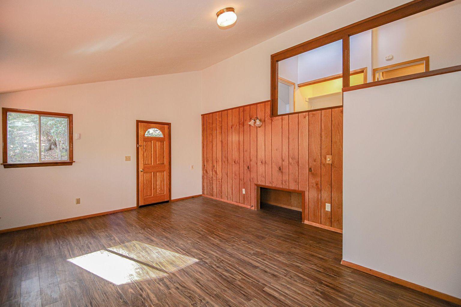 175 Earhart Road Rogue River, OR 97537 - Photo 3 of 28 Greatroom 1