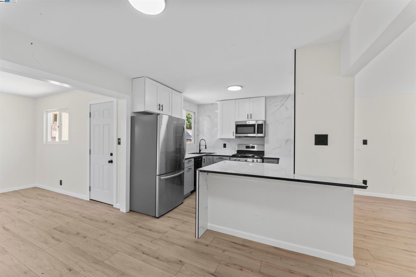 2512 Tennessee Street Vallejo, CA 94591 - Photo 4 of 17