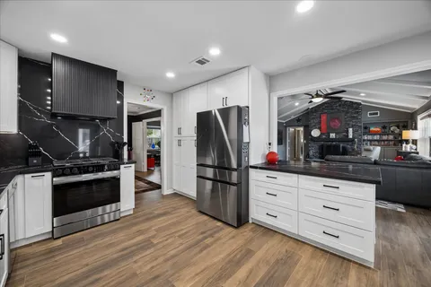 $699,000 | 10619 Bordley Drive, Houston, TX 77042