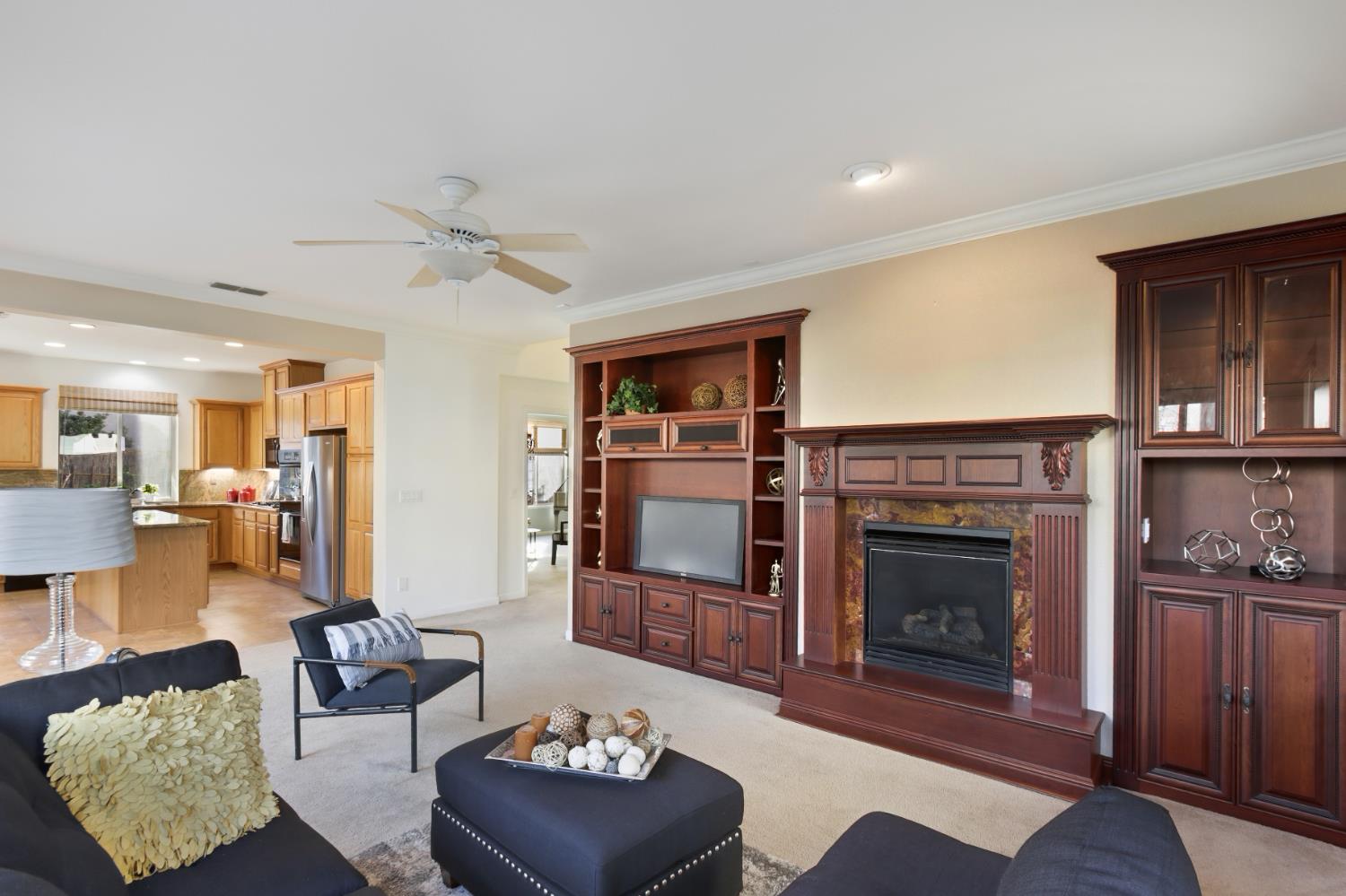 1047 Elsworth Way Folsom, CA 95630 - Photo 12 of 62