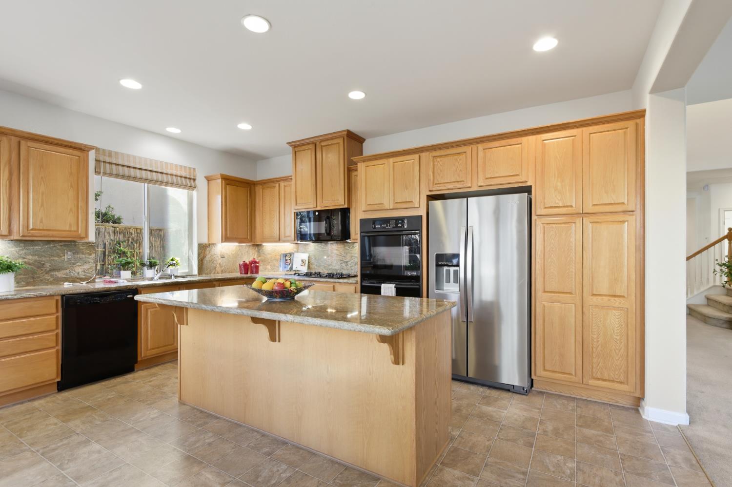 1047 Elsworth Way Folsom, CA 95630 - Photo 18 of 62