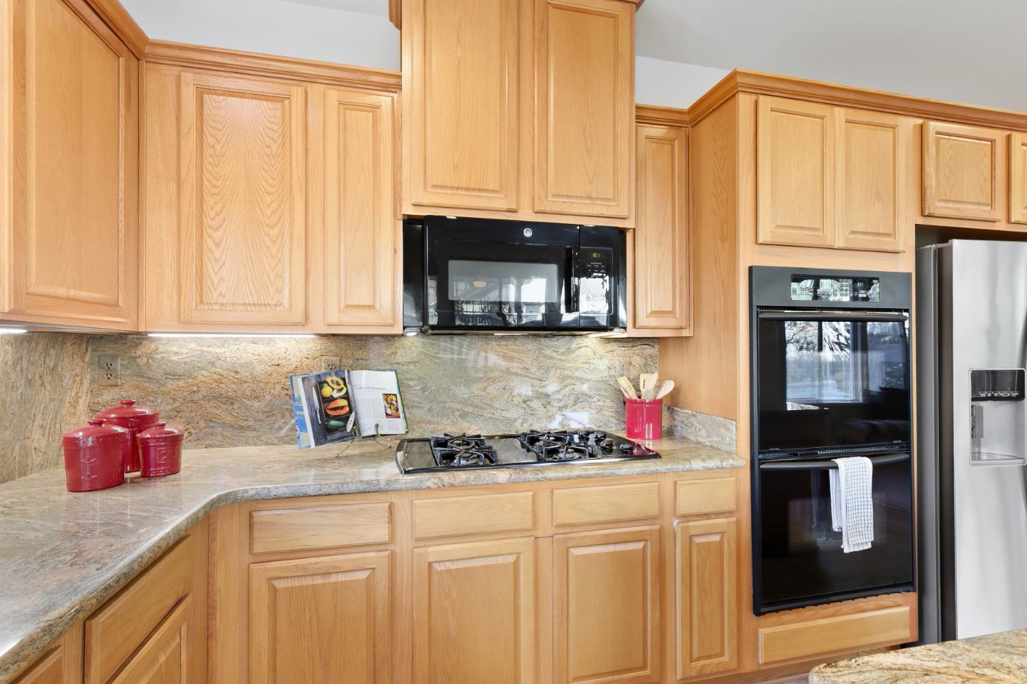 1047 Elsworth Way Folsom, CA 95630 - Photo 19 of 62