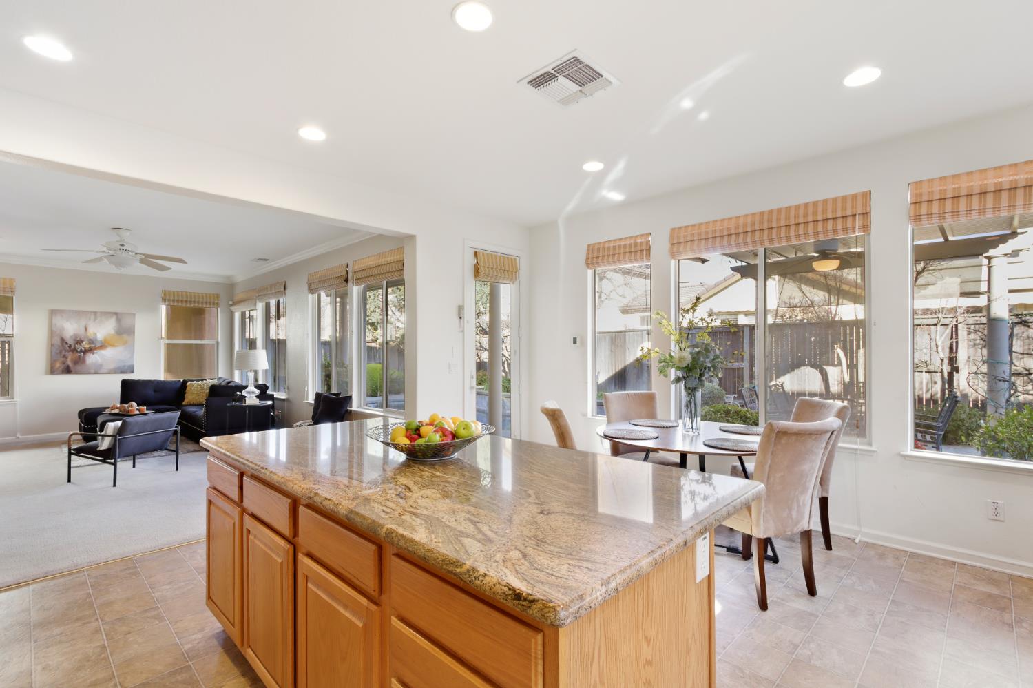 1047 Elsworth Way Folsom, CA 95630 - Photo 23 of 62