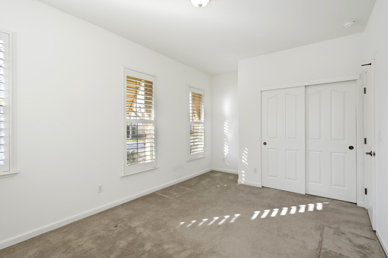 1047 Elsworth Way Folsom, CA 95630 - Photo 43 of 62