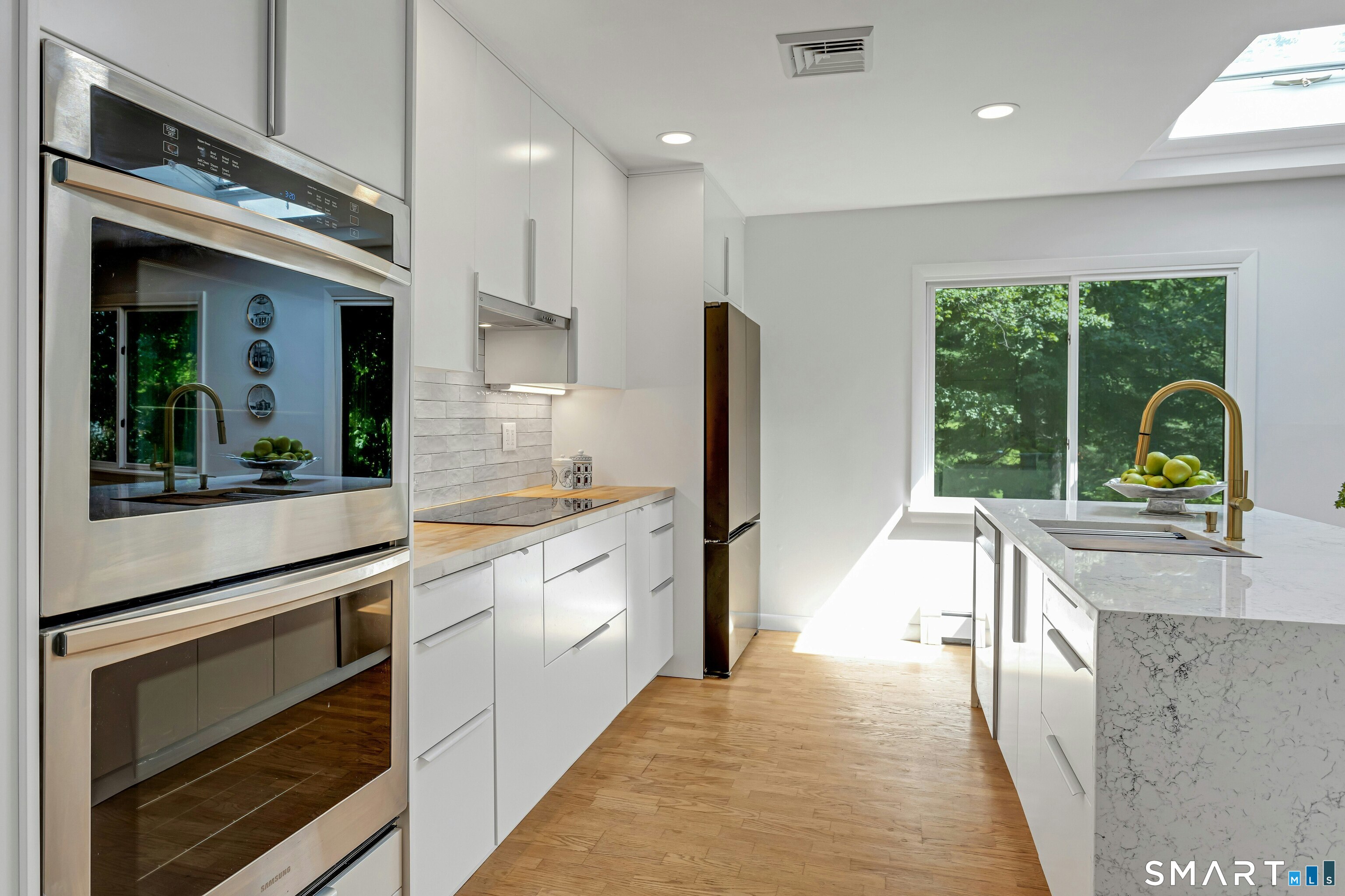 26 Hill Farm Road Weston, CT 06883 - Photo 9 of 37