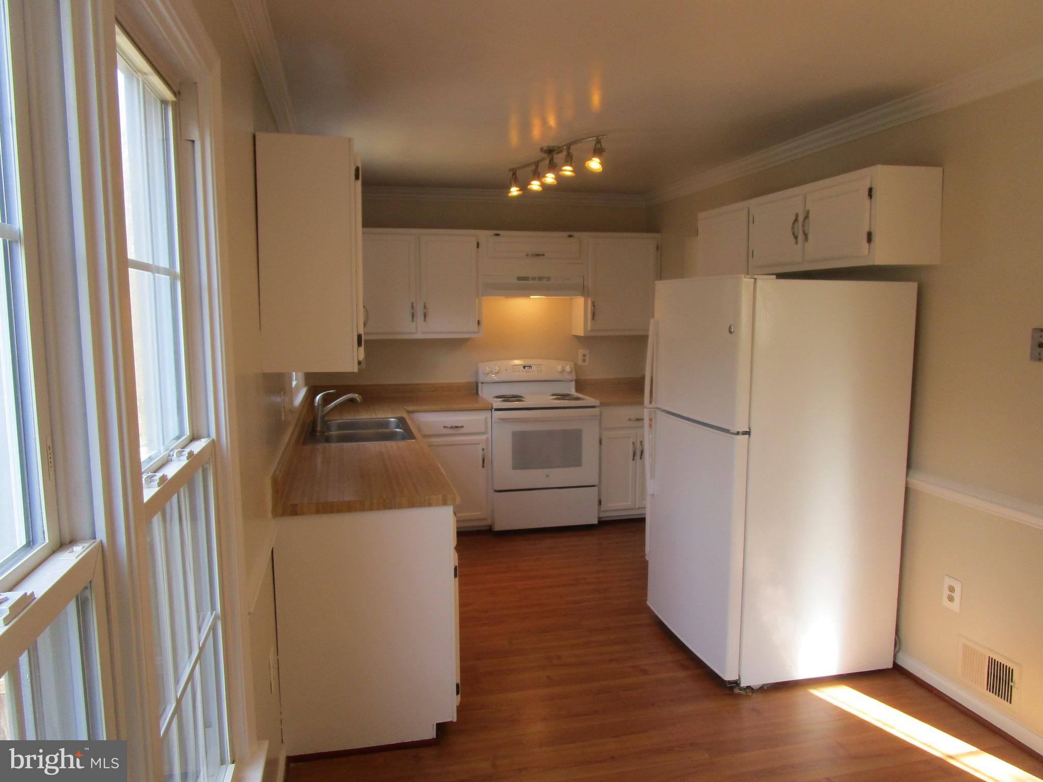 7932 Forest Path Way Springfield, VA 22153 - Photo 13 of 30 New Electric Stove & Dishwasher
