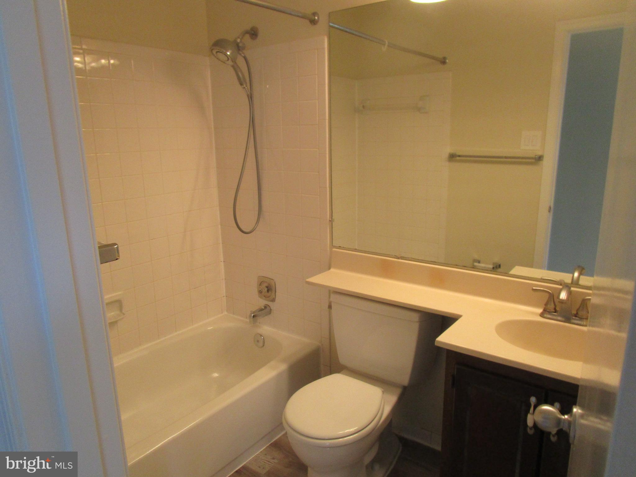 7932 Forest Path Way Springfield, VA 22153 - Photo 21 of 30 Upper Full Bath