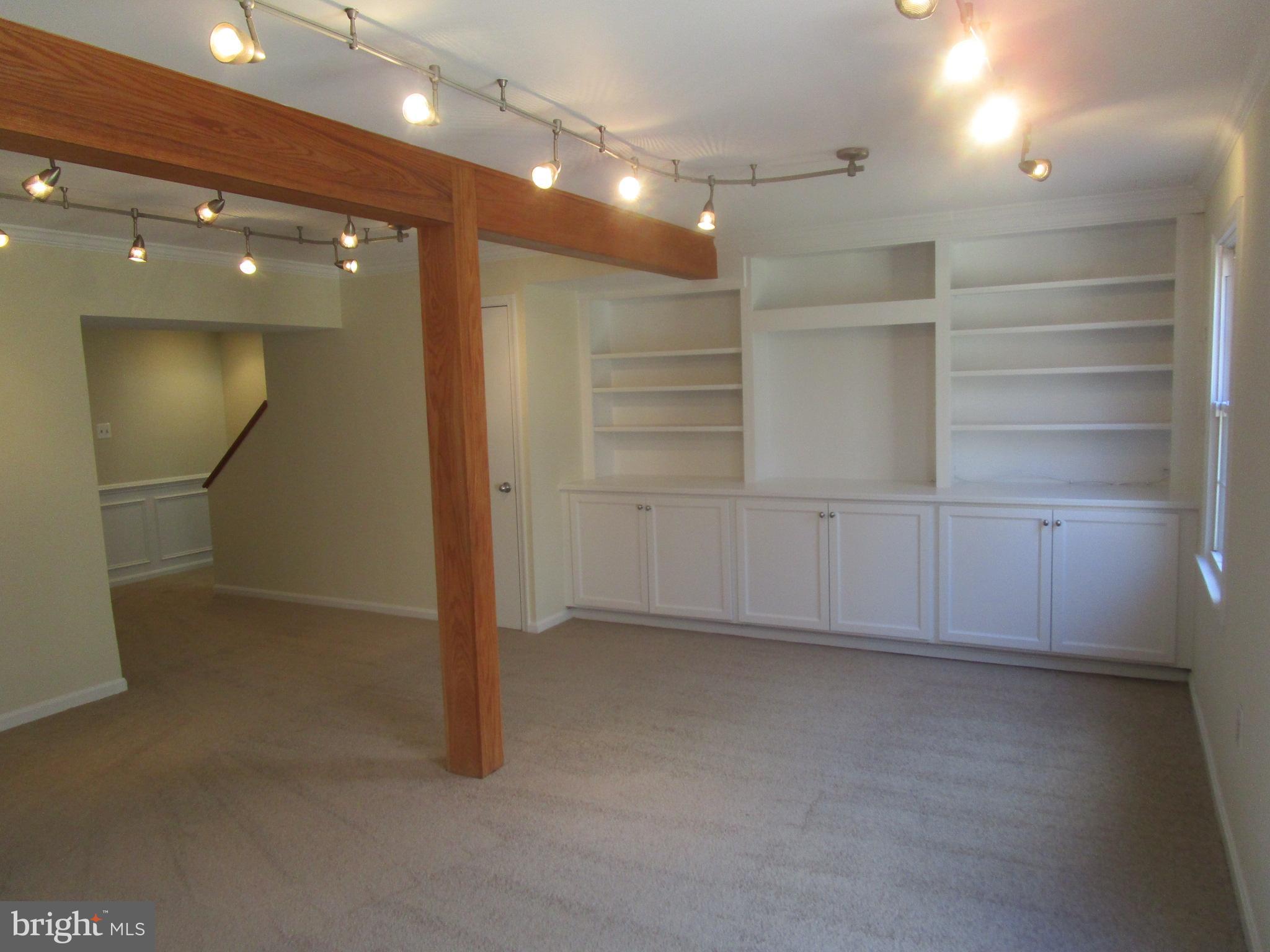 7932 Forest Path Way Springfield, VA 22153 - Photo 27 of 30 Family Room Track Lighting