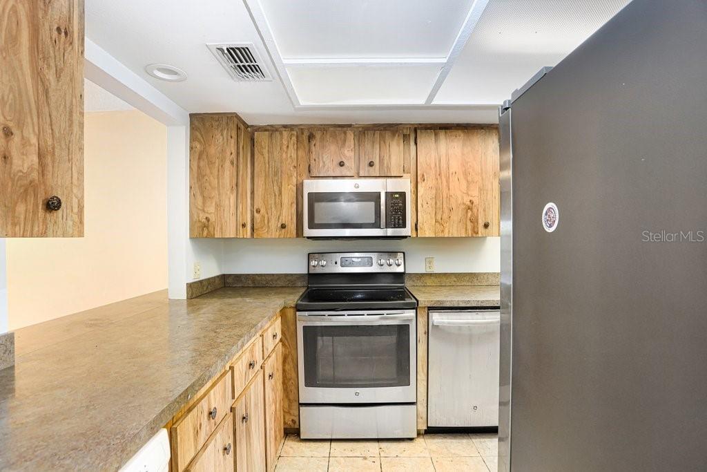 2025 Sylvester Road, Unit C2 Lakeland, FL 33803 - Photo 7 of 28