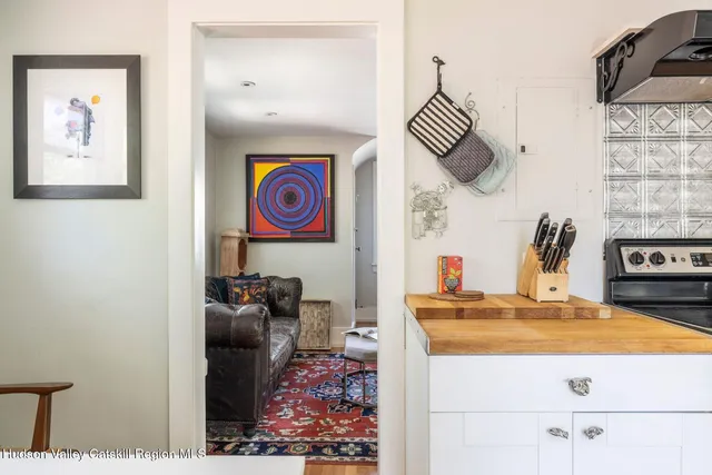 a view of utility room