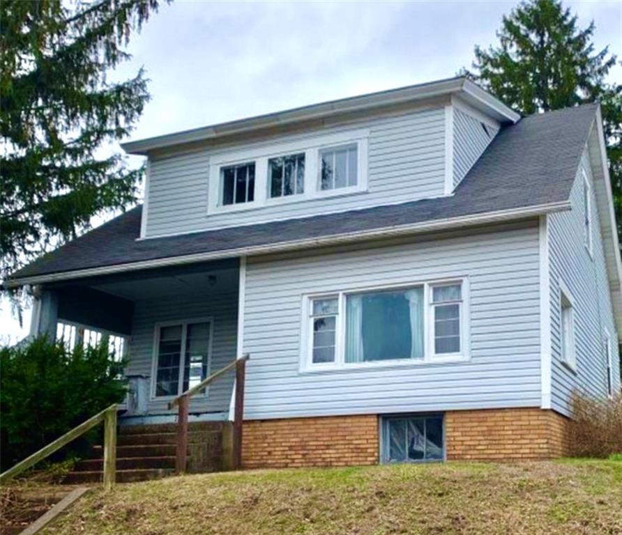 a view of house with street