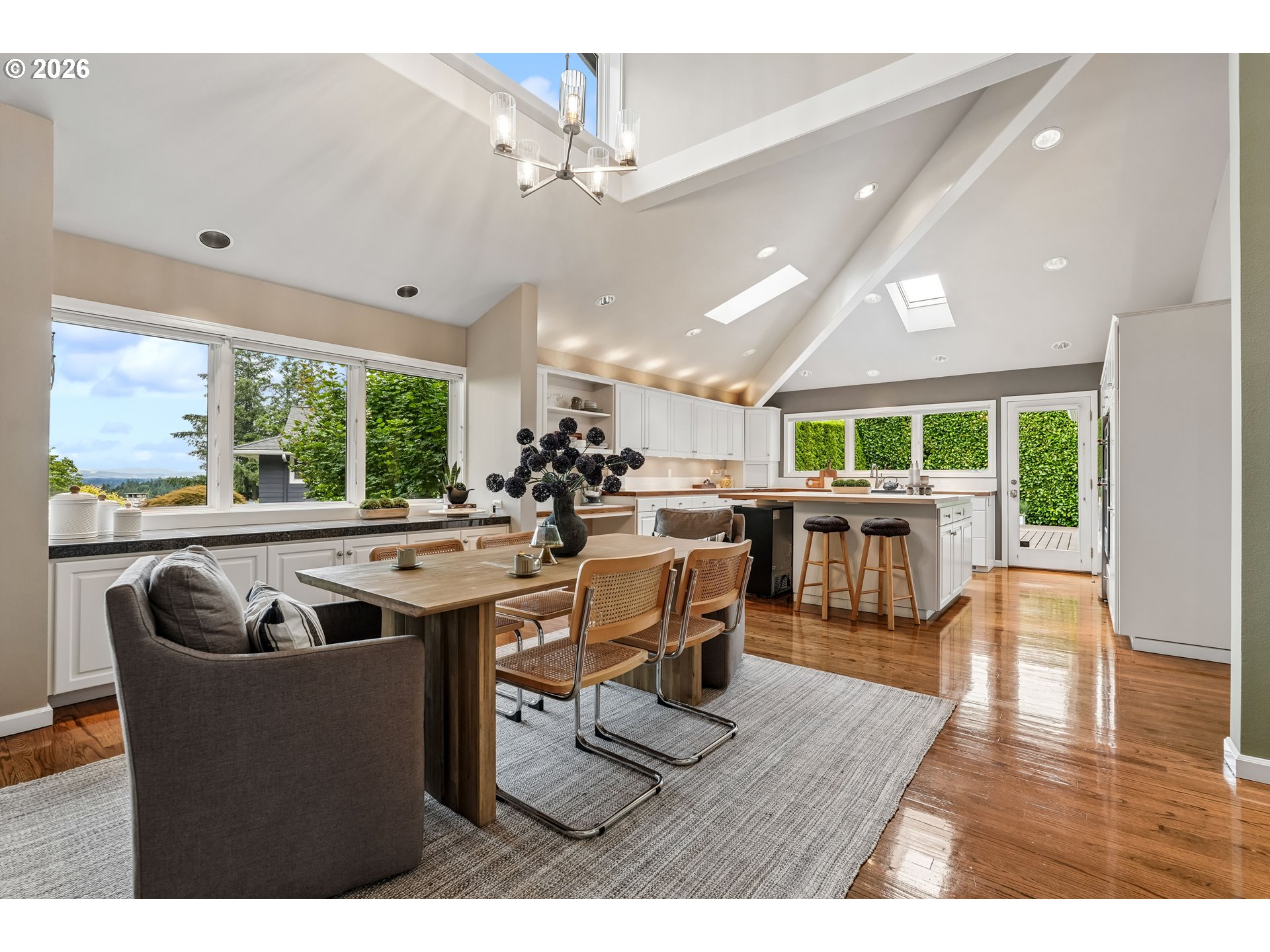 7883 Southwest Linden Road Portland, OR 97225 - Photo 10 of 45