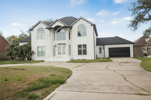 $486,000 | 120 Oak Manor Lane, St. Rose, LA 70087