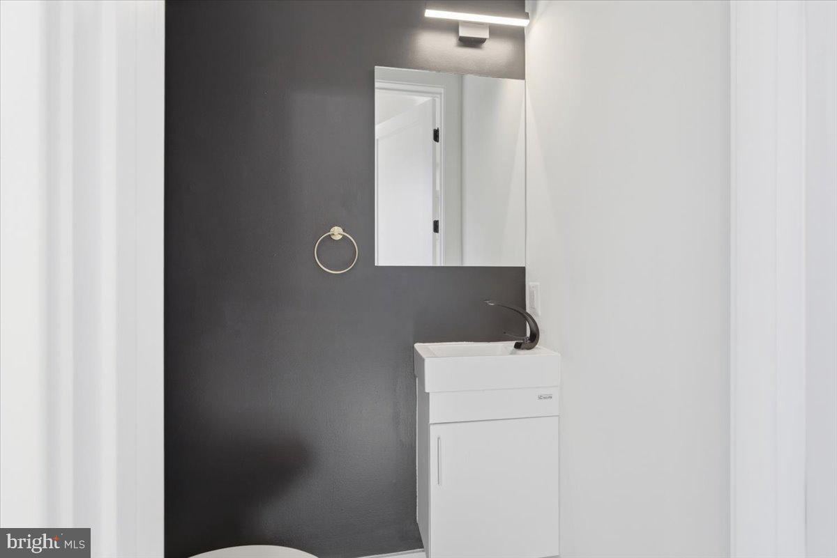 1168 Abbey Place Northeast Washington, DC 20002 - Photo 10 of 49 Unit 2 - 2 BR | 2.5 BA | Parking | Roof Deck
