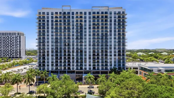 $575,000 | 5350 Northwest 84th Avenue, Unit 504, Doral, FL 33166