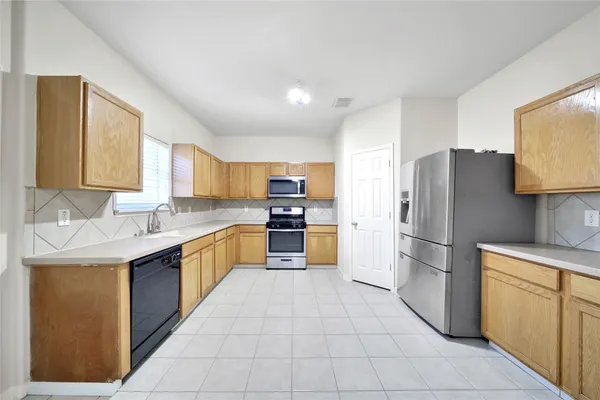 $2,600 | 18330 Tangle Tree Lane, Houston, TX 77084