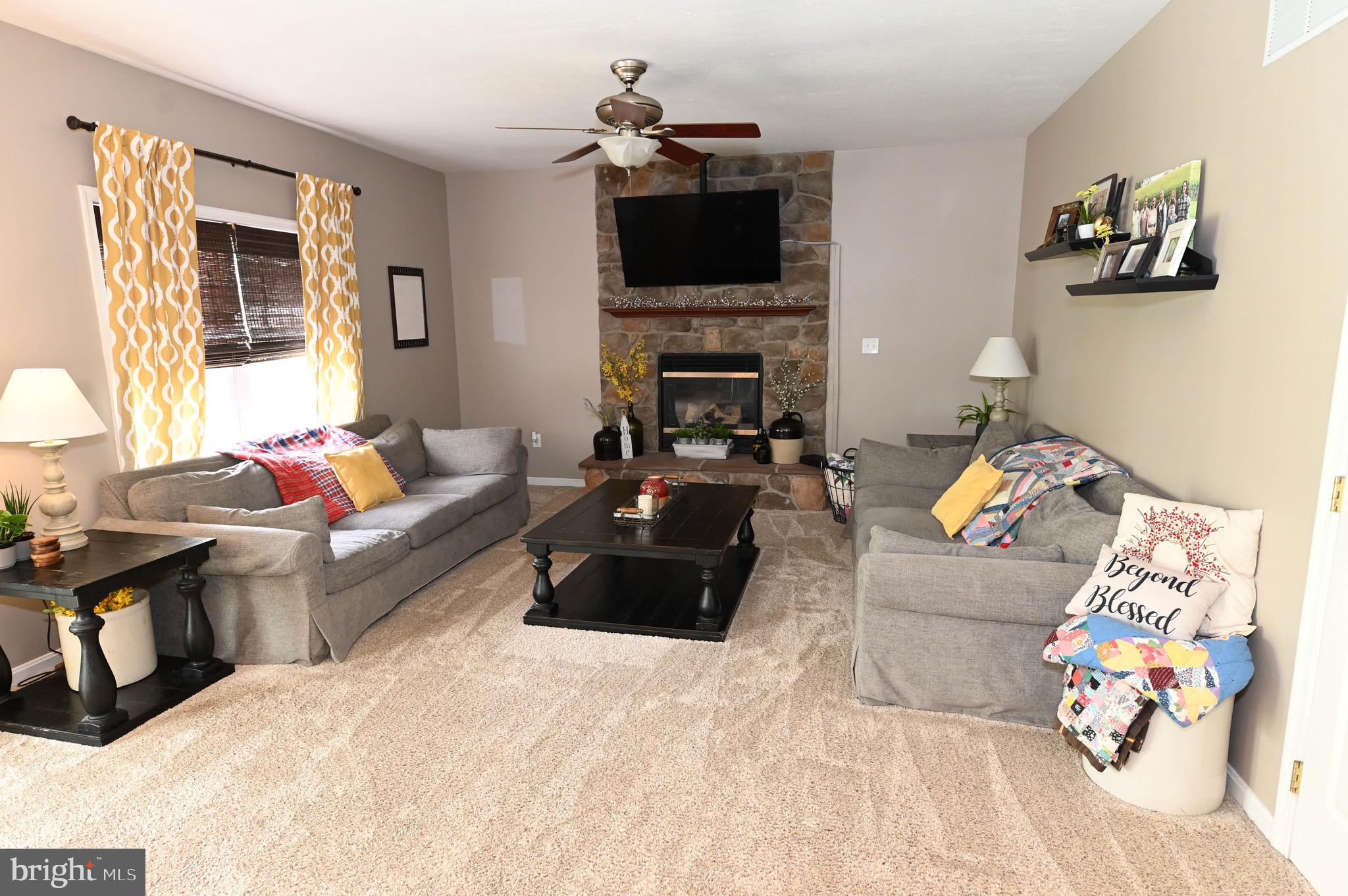 32 Valley Road Shrewsbury, PA 17361 - Photo 16 of 56 Enjoy living in this great family room