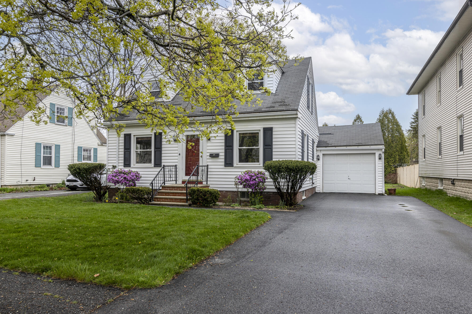 27 Caleb Street Portland, ME 04102 - Photo 2 of 38 Front Exterior