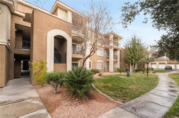 $1,290 | 2900 Sunridge Heights Parkway, Unit 1715, Henderson, NV 89052
