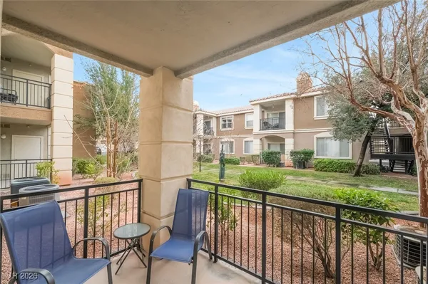 $1,290 | 2900 Sunridge Heights Parkway, Unit 1715, Henderson, NV 89052